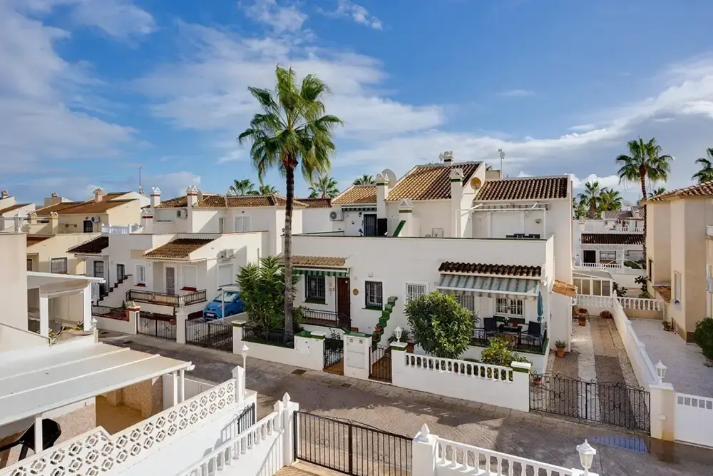radhus i spanien till salu
